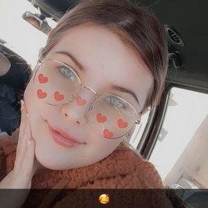 Meet your Posher, Megan